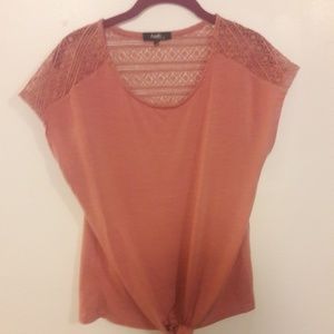 Pink knotted t shirt with cute detailed top